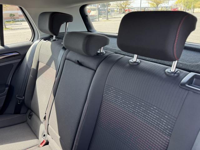Volkswagen Golf image 5
