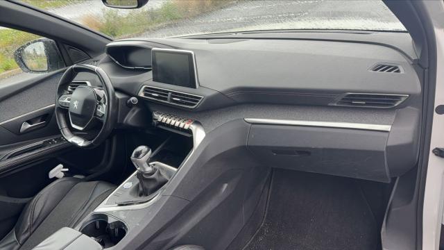 Peugeot 5008 image 2