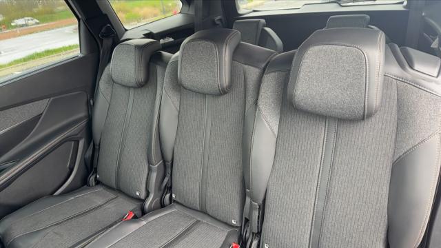 Peugeot 5008 image 4