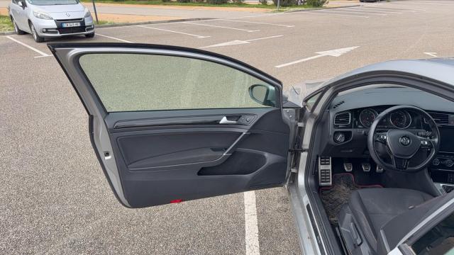 Volkswagen Golf image 7