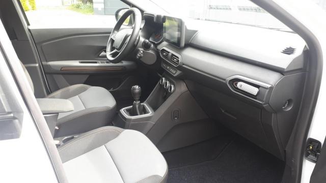 Dacia Sandero image 1