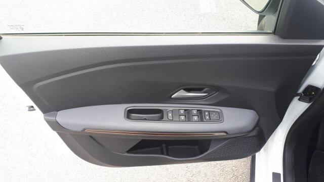 Dacia Sandero image 2