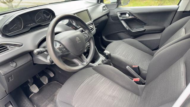 Peugeot 208 image 4