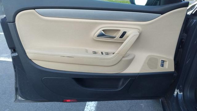 Volkswagen Passat Cc image 2