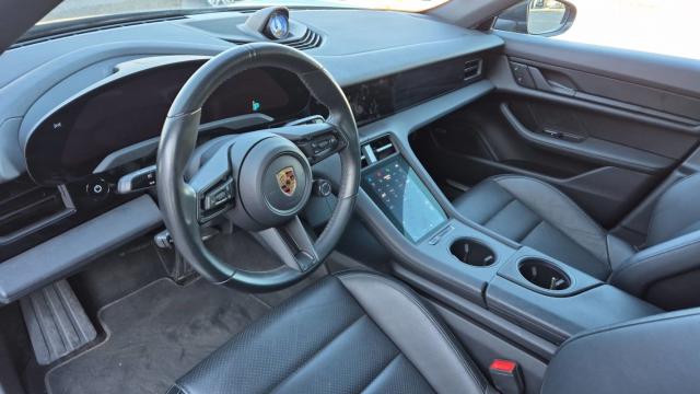 Porsche Taycan image 2