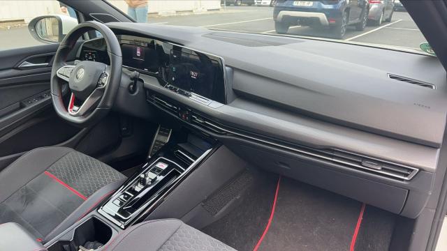 Volkswagen Golf image 8