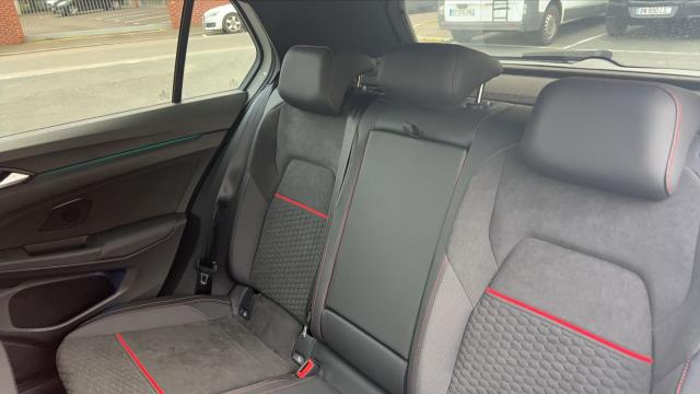 Volkswagen Golf image 2