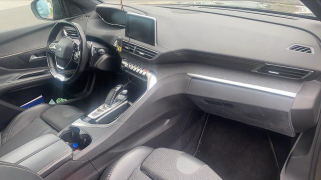 Peugeot 3008 image 2