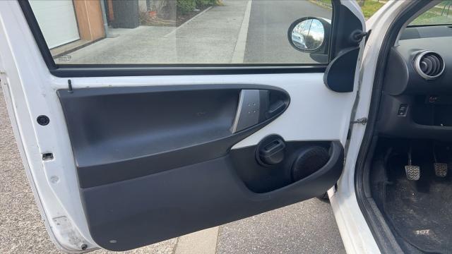 Peugeot 107 image 8