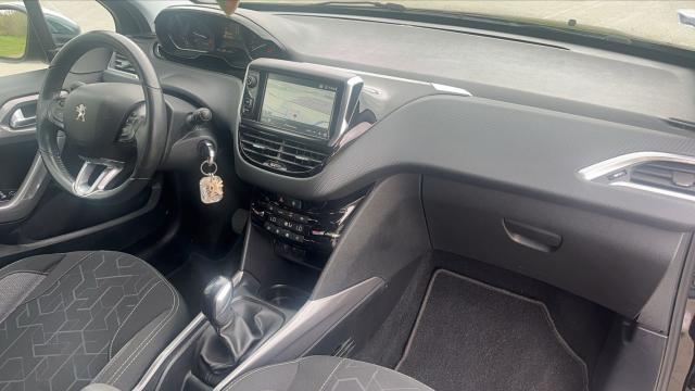 Peugeot 2008 image 3