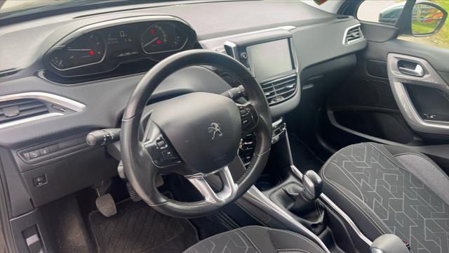 Peugeot 2008 image 1