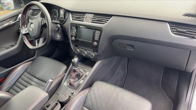 Skoda Octavia image 8