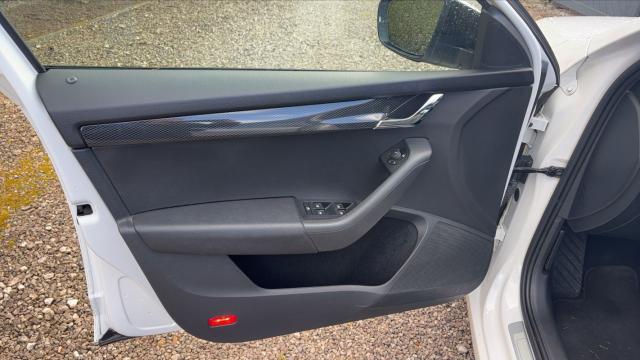 Skoda Octavia image 2