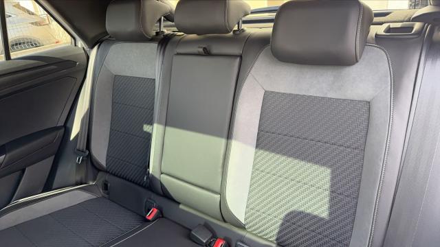 Volkswagen T-Roc image 9