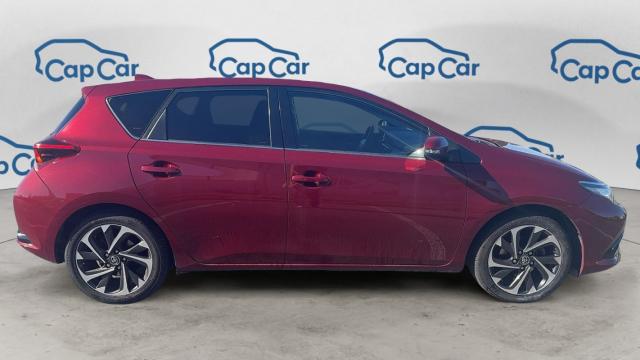 Toyota Auris image 1