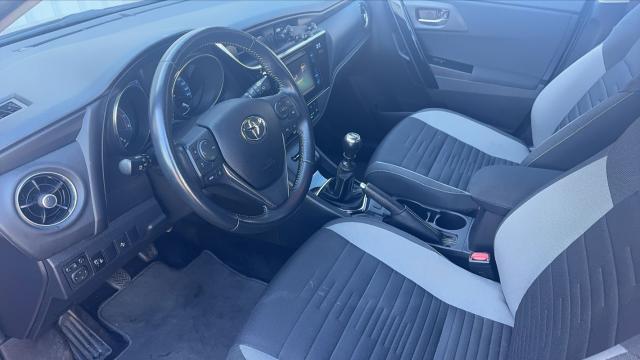 Toyota Auris image 5