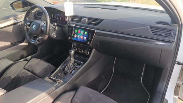 Skoda Superb Combi image 8