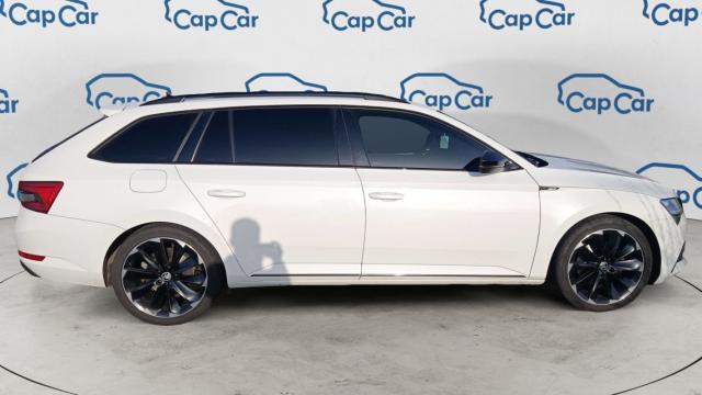 Skoda Superb Combi image 9