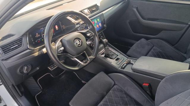 Skoda Superb Combi image 1