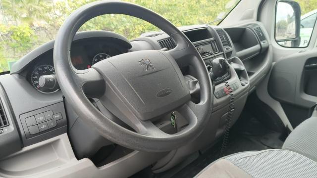 Peugeot Boxer image 2