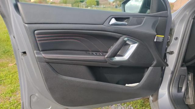 Peugeot 308 image 2