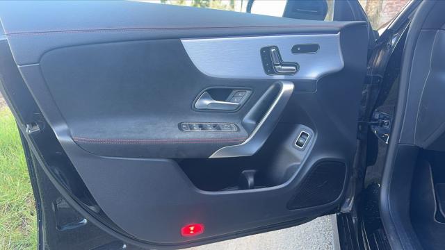Mercedes Benz Cla Shooting Brake image 6
