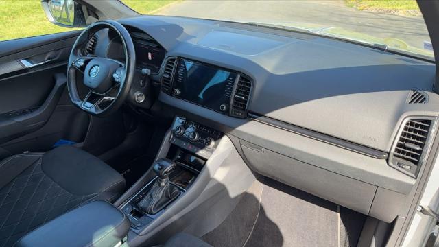 Skoda Karoq image 8