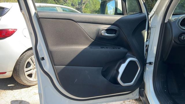 Jeep Renegade image 6