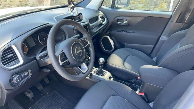 Jeep Renegade image 3