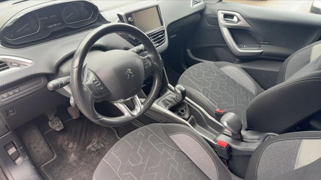 Peugeot 2008 image 9