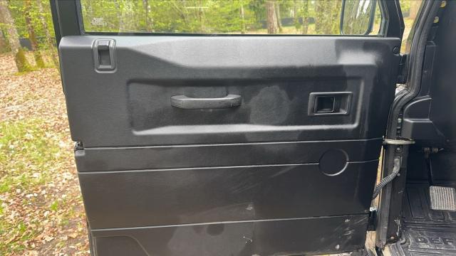 Land Rover Defender image 1