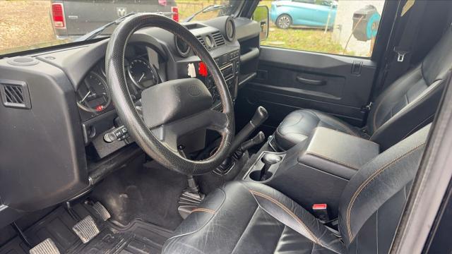 Land Rover Defender image 6