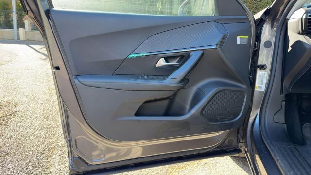 Peugeot 2008 image 3