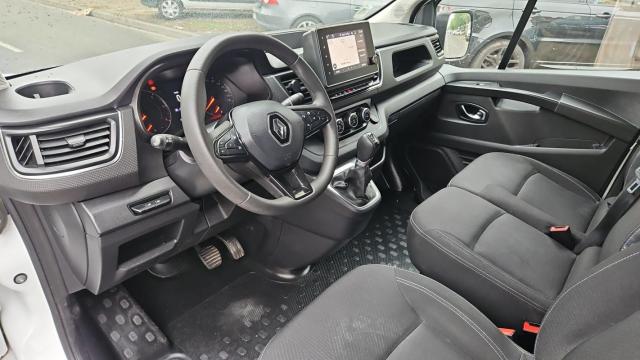 Renault Trafic image 1