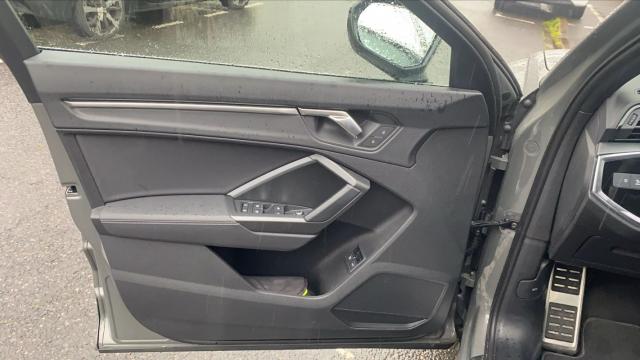 Audi Q3 image 6