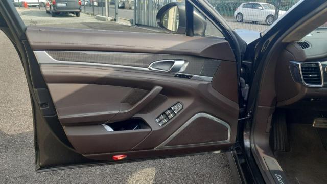 Porsche Panamera image 9