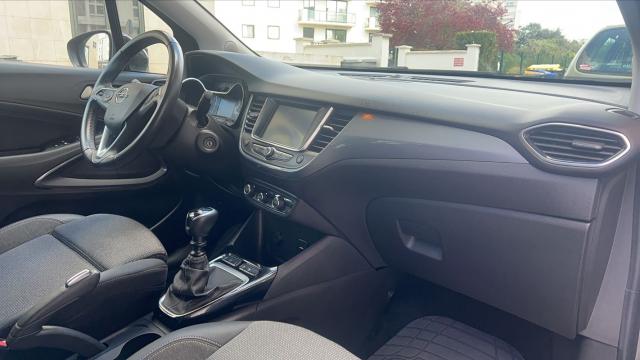 Opel Crossland image 2