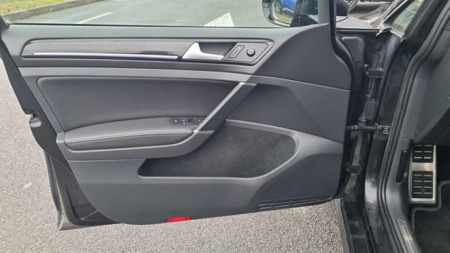 Volkswagen Golf image 6