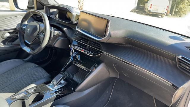Peugeot 208 image 6