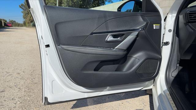 Peugeot 208 image 1