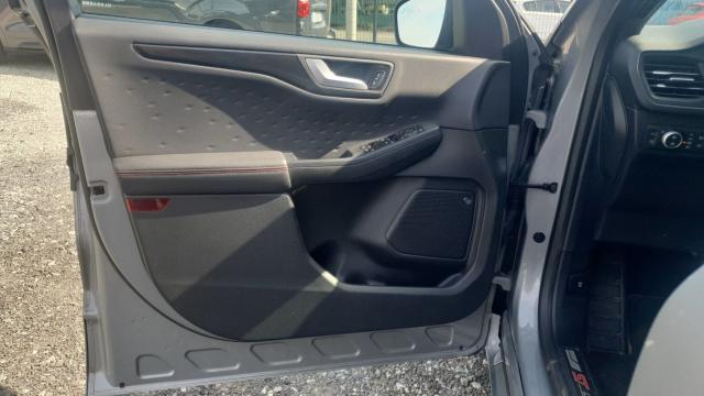 Ford Kuga image 1