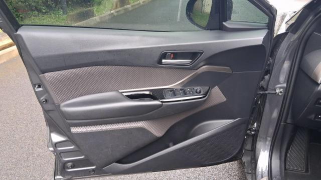 Toyota C-Hr image 2