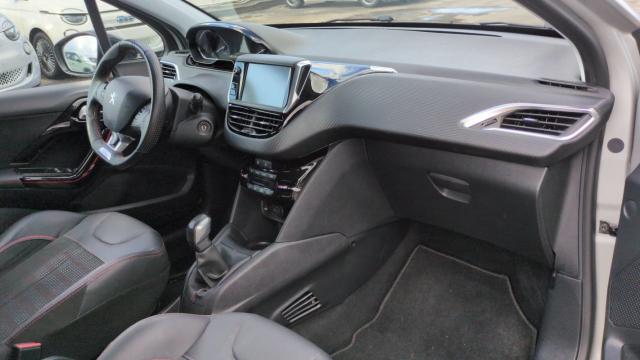 Peugeot 208 image 4