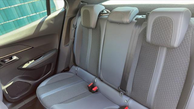 Peugeot 2008 image 3