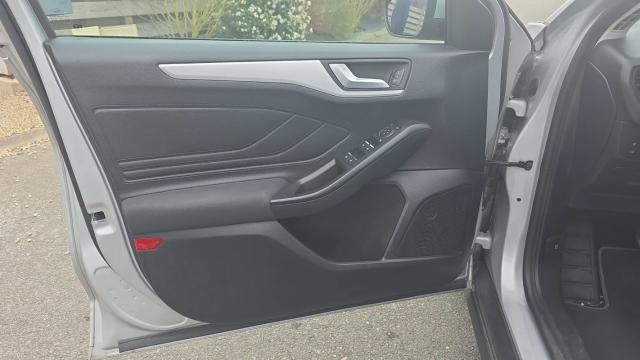Ford Focus image 9