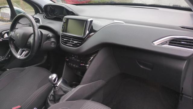 Peugeot 208 image 7