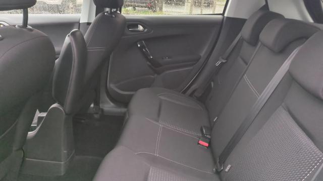 Peugeot 208 image 3