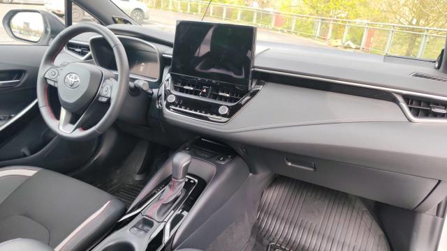 Toyota Corolla Touring Sports image 9