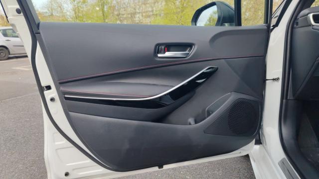 Toyota Corolla Touring Sports image 8