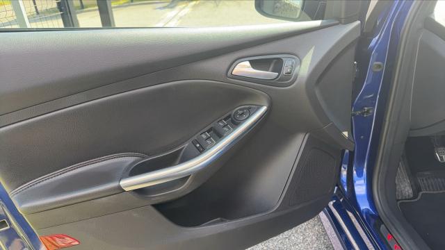 Ford Focus image 6